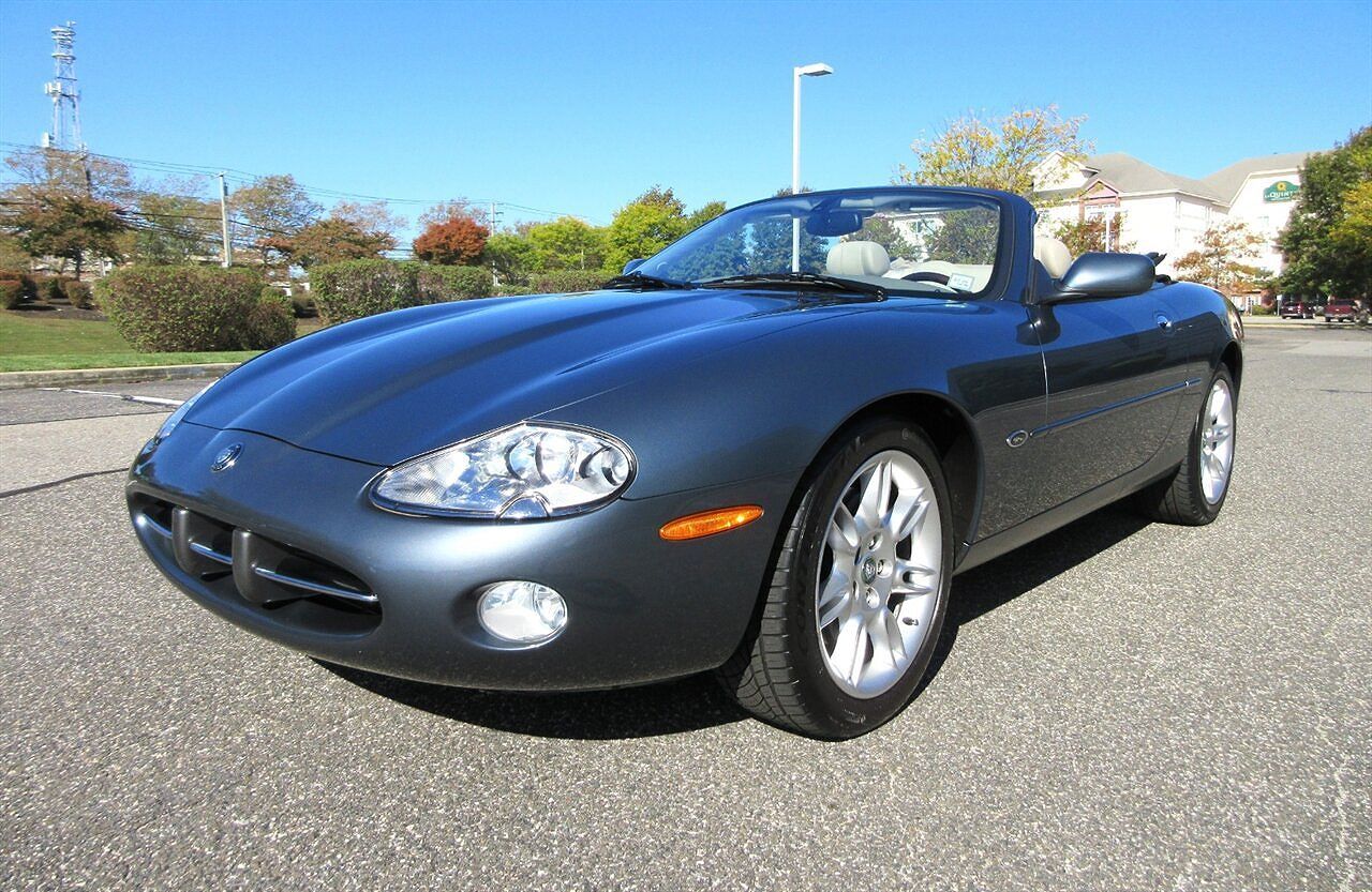 Jaguar XK8