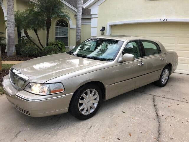 2006 LINCOLN Town Car