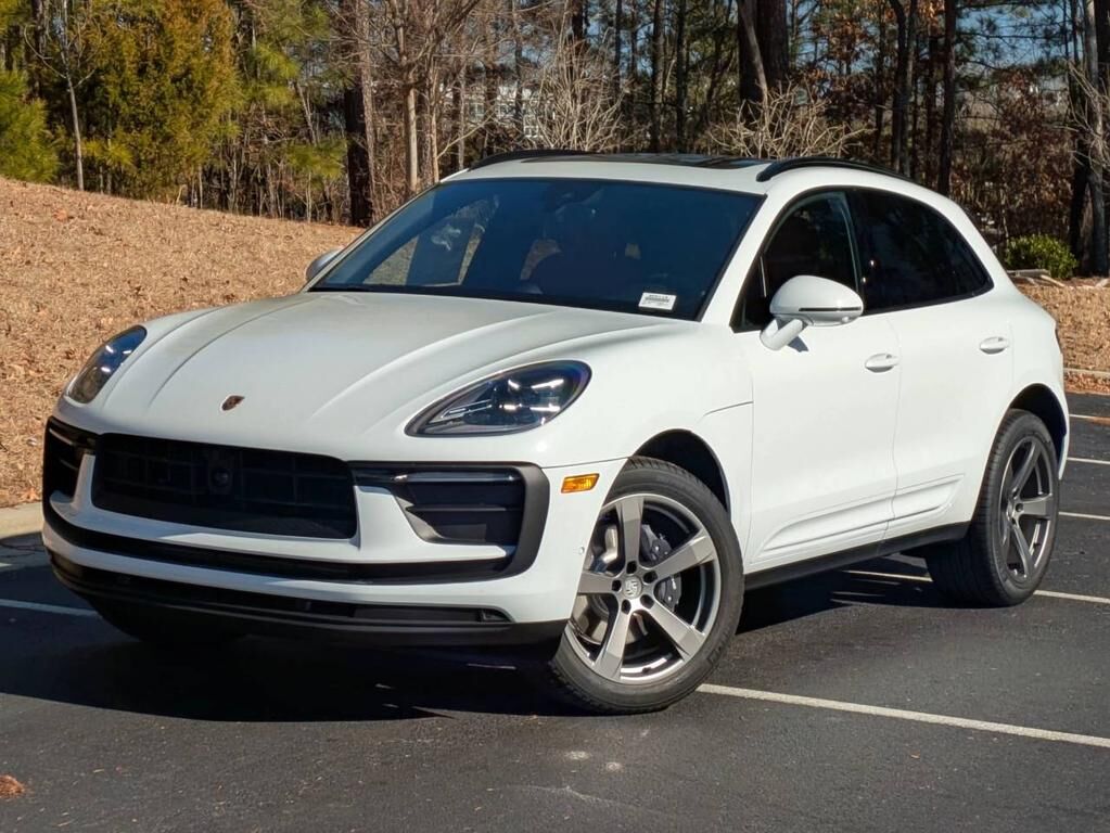 2025 PORSCHE Macan