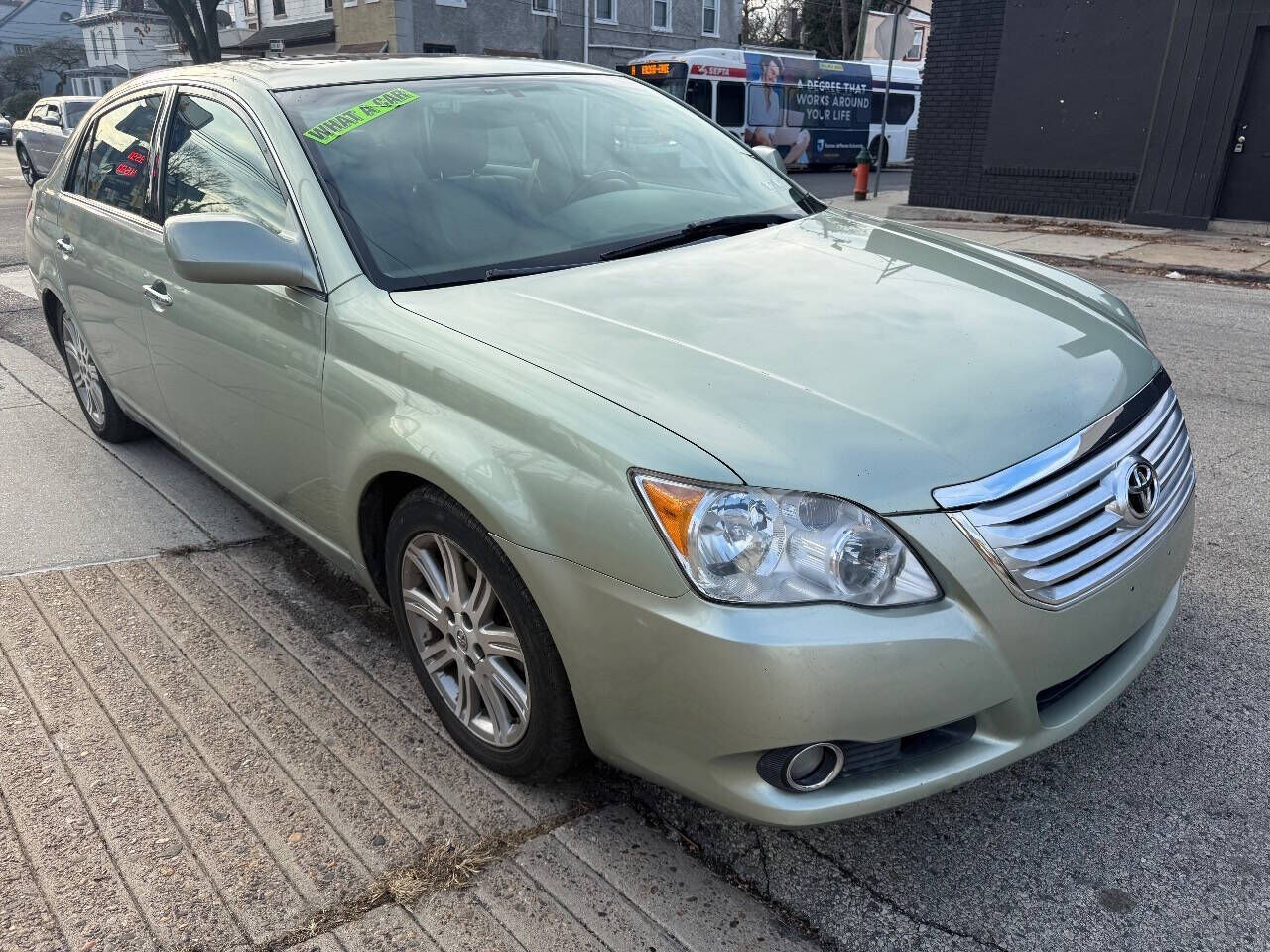2010 TOYOTA Avalon