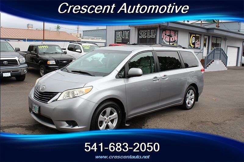 2012 TOYOTA Sienna