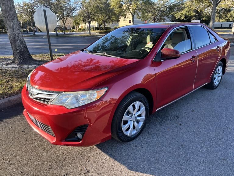 2014 TOYOTA Camry