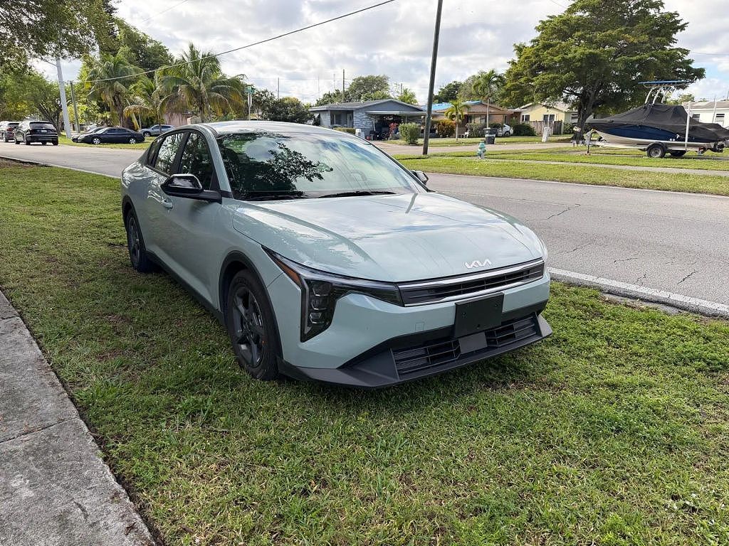 2025 KIA K4
