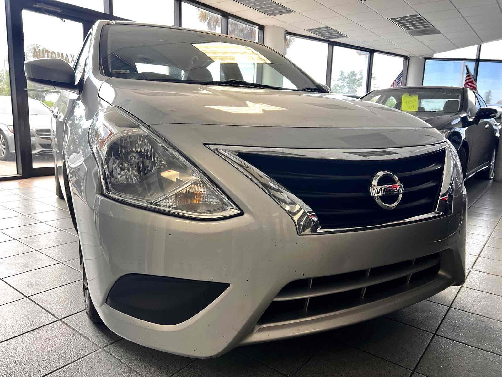 2019 NISSAN Versa
