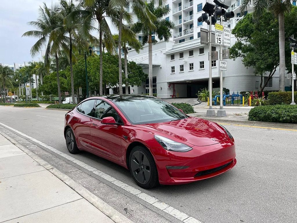 2022 TESLA Model 3