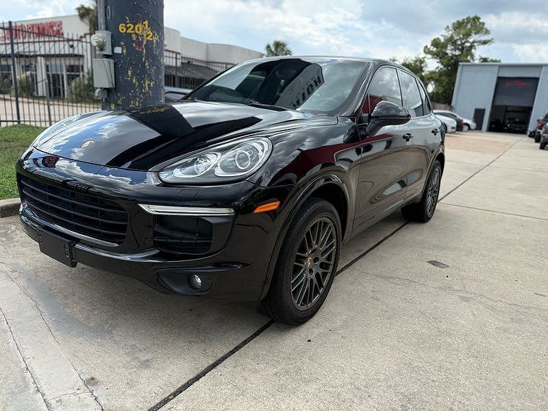 2017 PORSCHE Cayenne