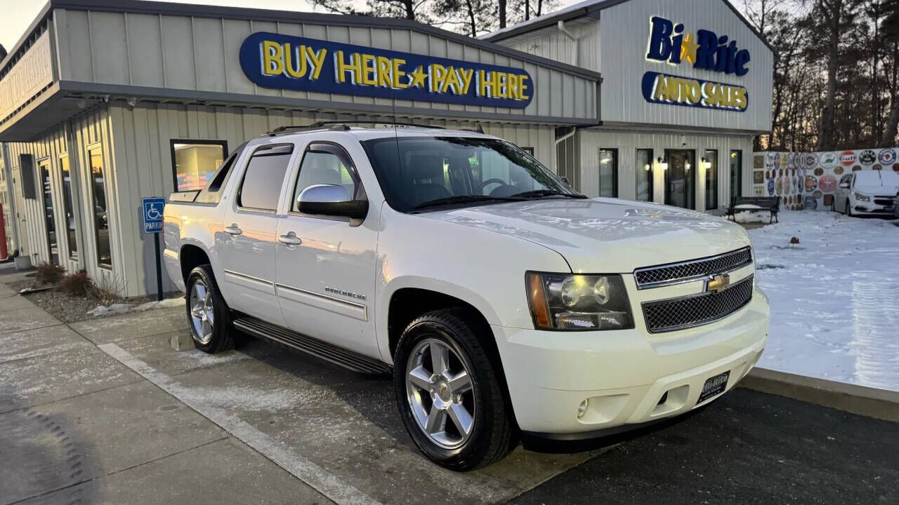 2011 CHEVROLET Avalanche
