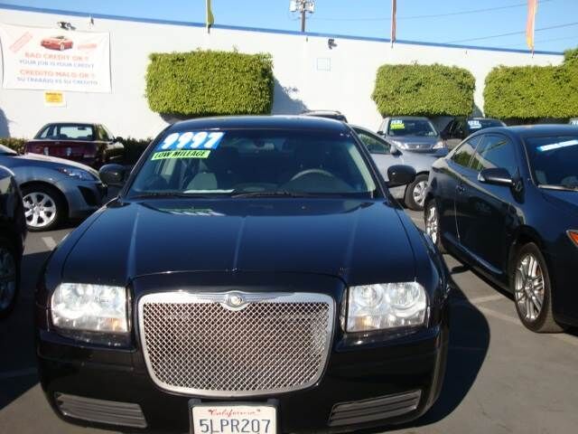 2005 CHRYSLER 300