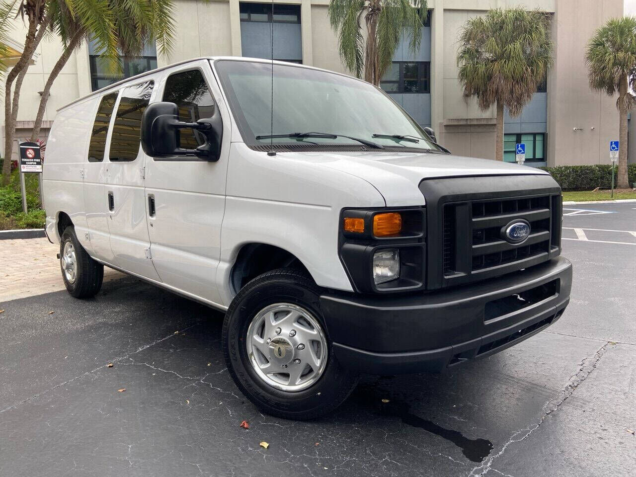 2012 FORD E-250