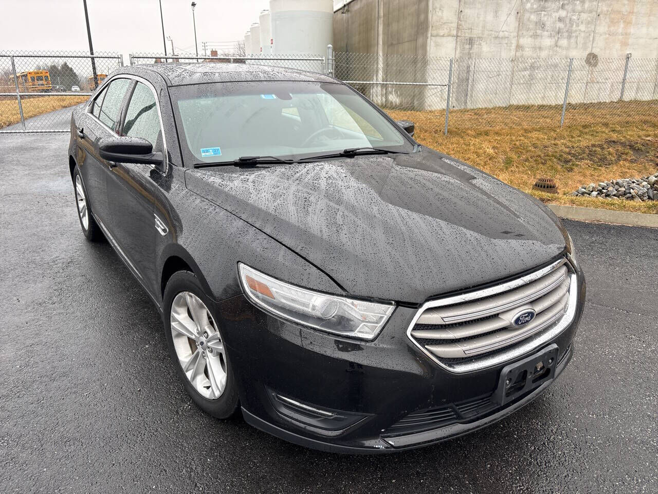 2013 FORD Taurus