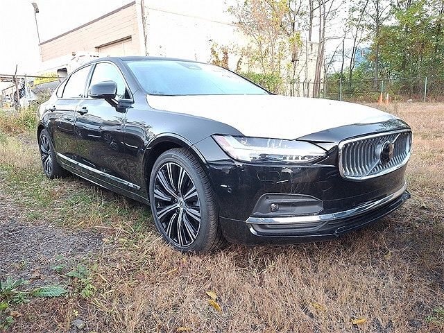 2025 VOLVO S90
