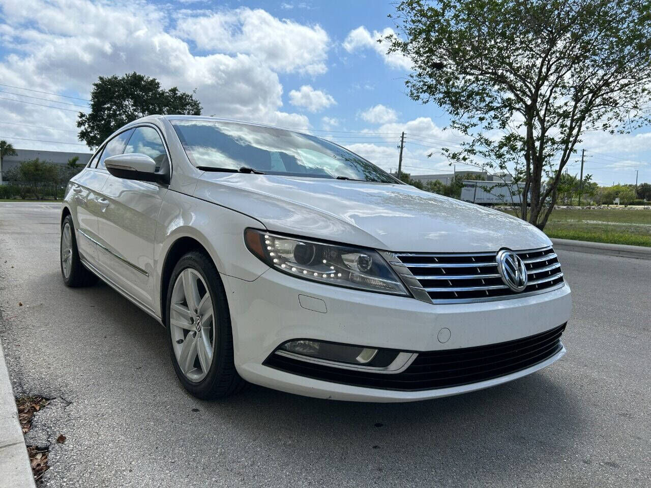 2013 VOLKSWAGEN Passat