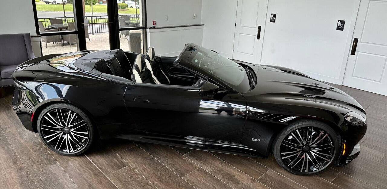 2020 ASTON MARTIN DBS