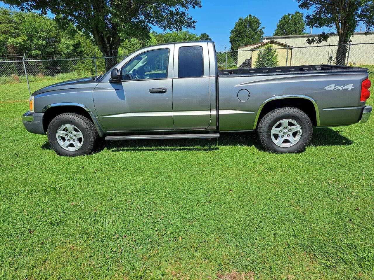 2005 DODGE Dakota