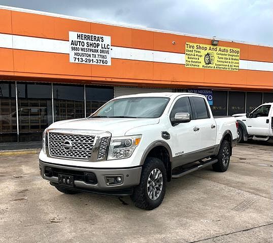 2017 NISSAN Titan