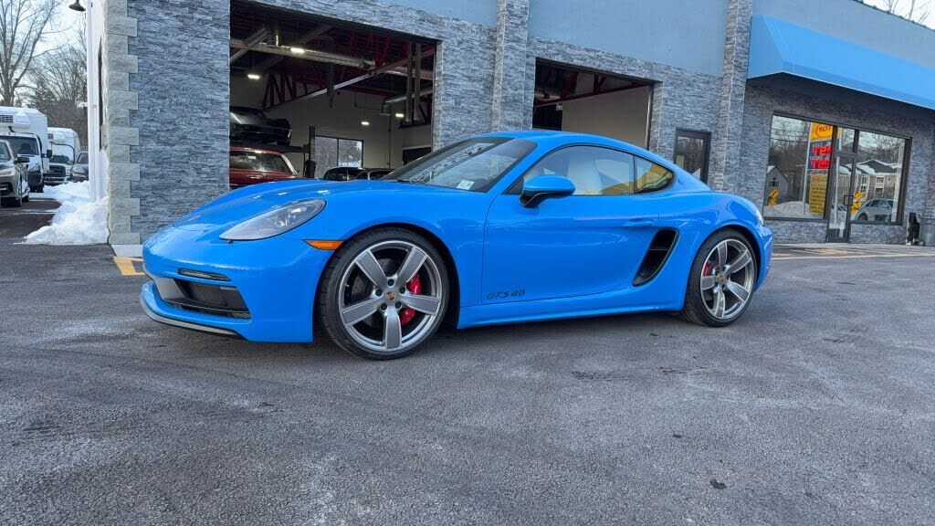 2025 PORSCHE 718