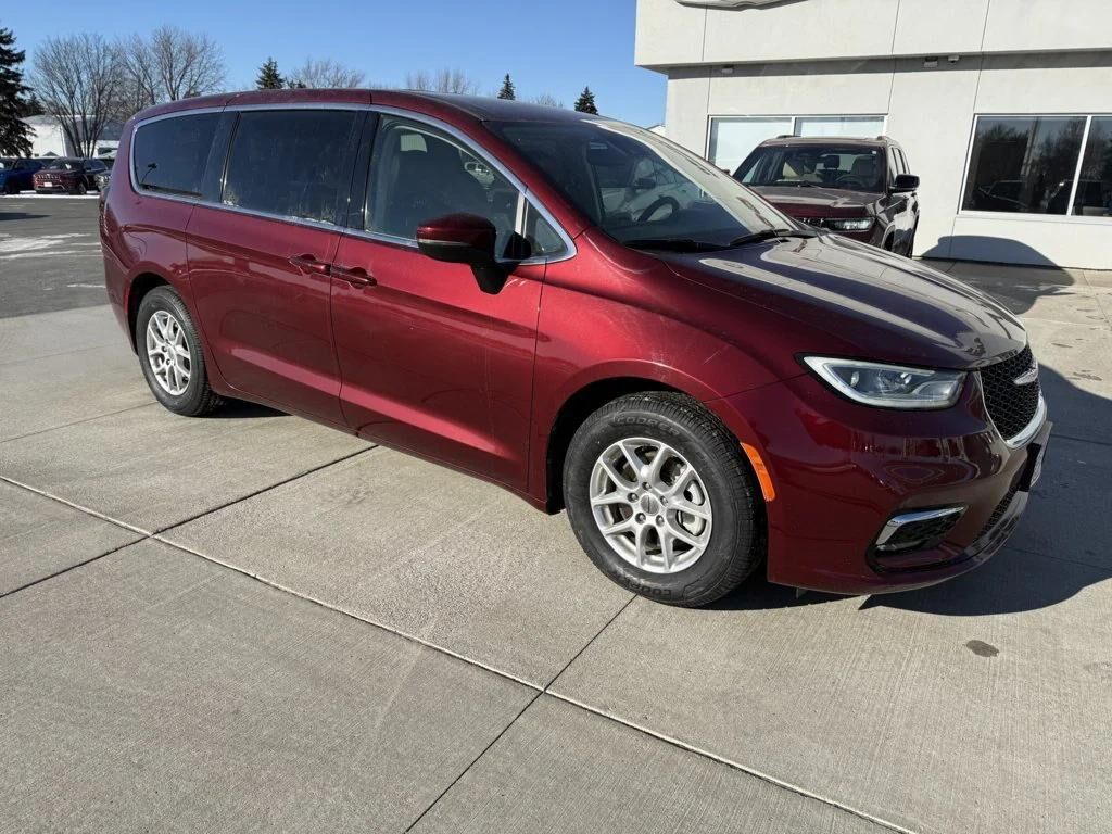2023 CHRYSLER Pacifica
