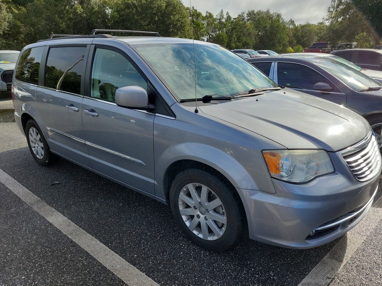 2014 CHRYSLER Town and Country