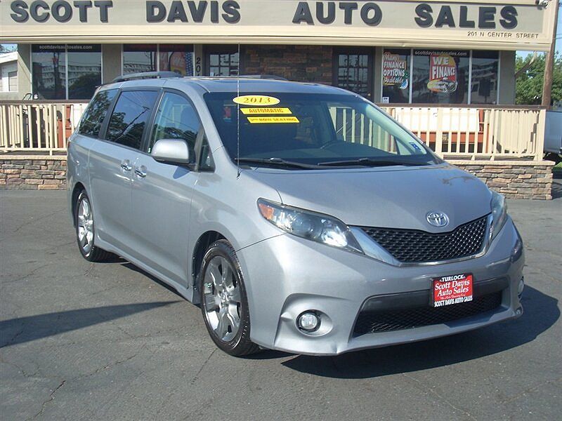 2013 TOYOTA Sienna
