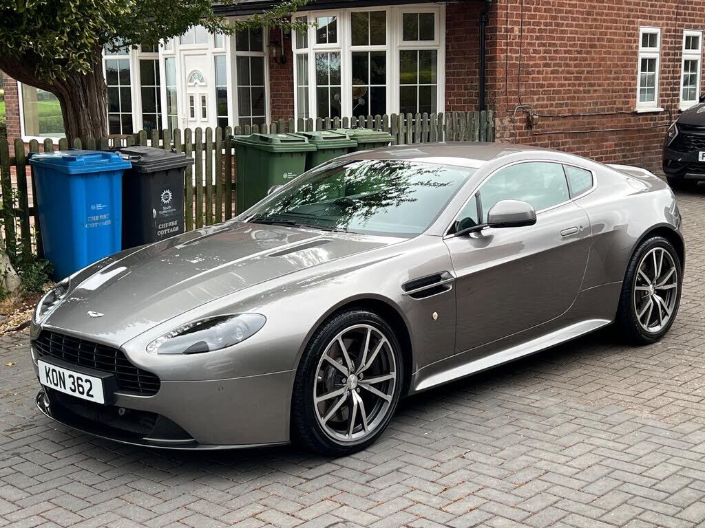 Aston Martin V8 Vantage