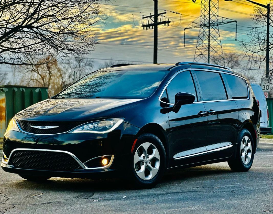 2017 CHRYSLER Pacifica