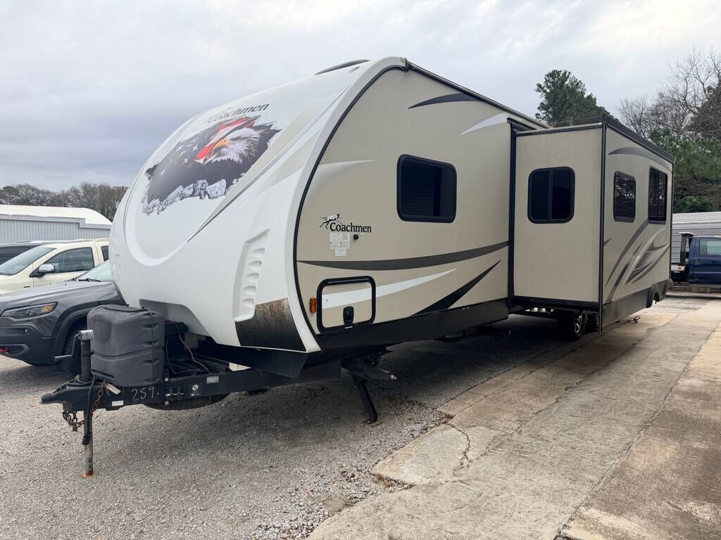 2017 FOREST RIVER Freedom Express