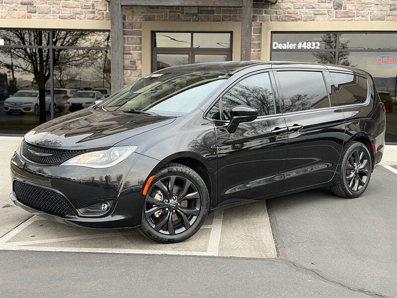 2020 CHRYSLER Pacifica