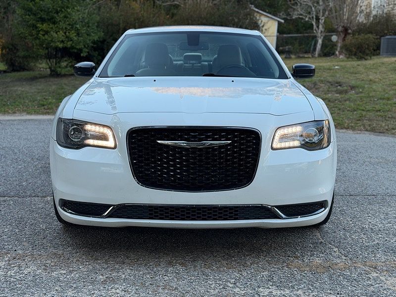 2019 CHRYSLER 300