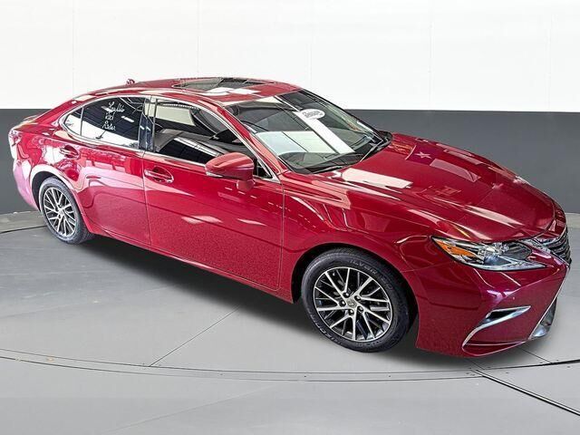 2017 LEXUS ES