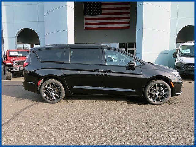 2026 CHRYSLER Pacifica