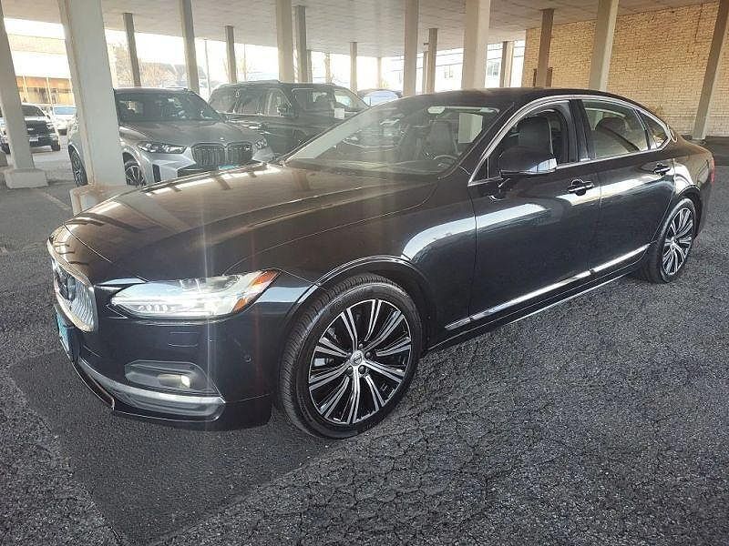 2023 VOLVO S90