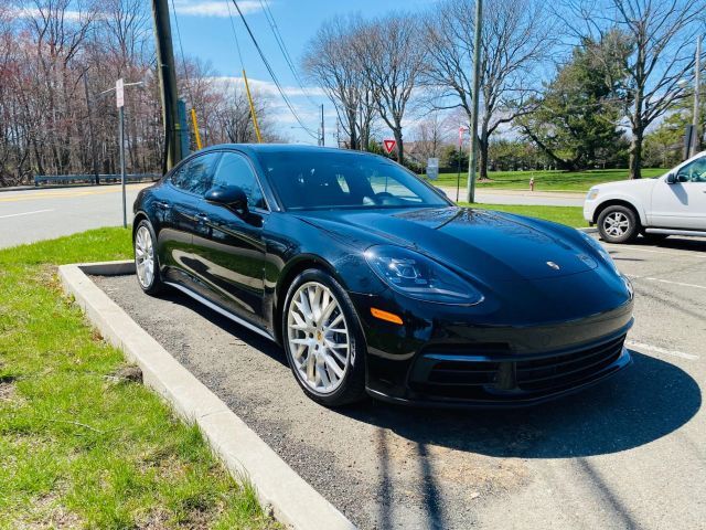 2018 PORSCHE Panamera