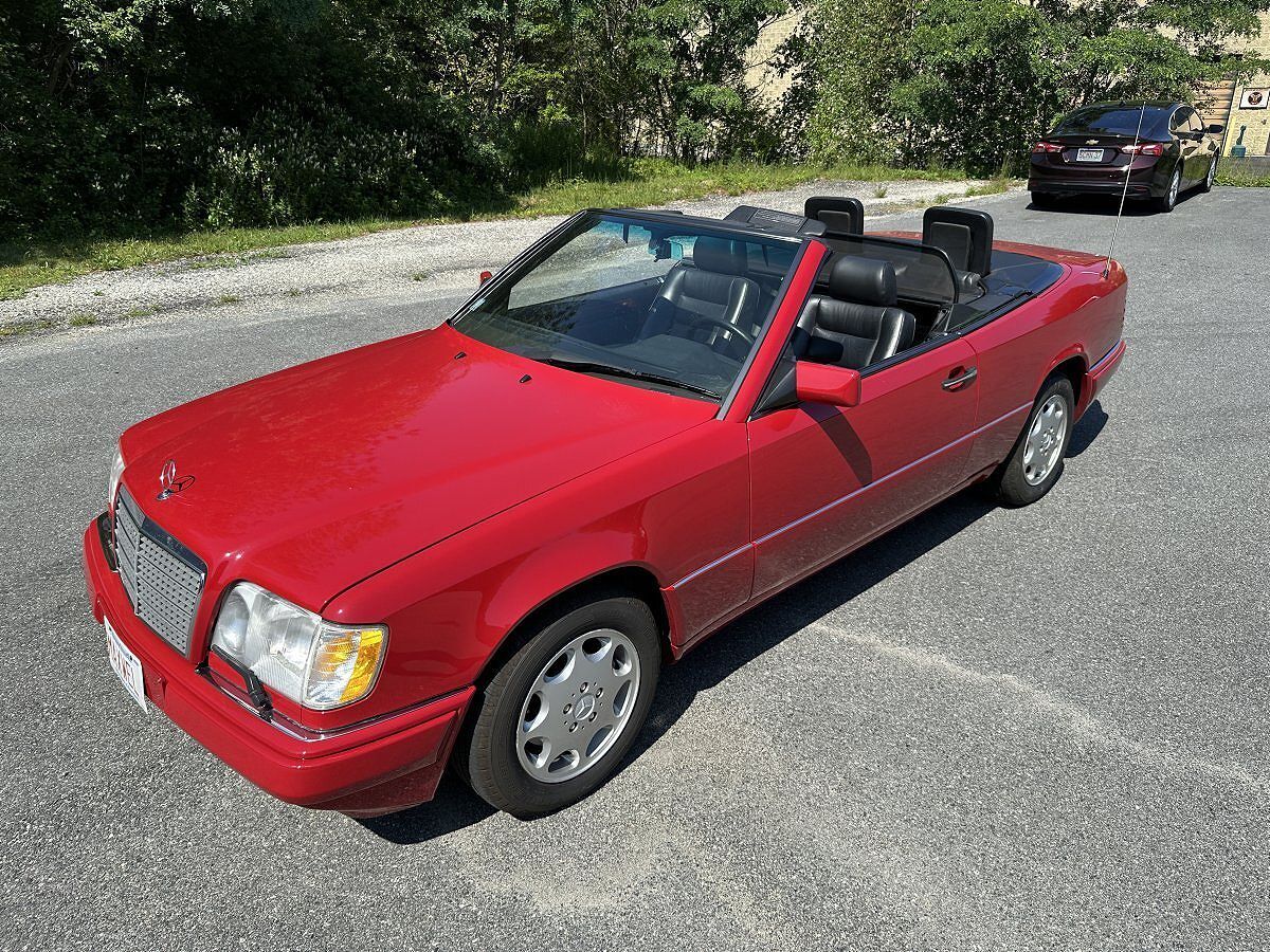 1994 MERCEDES-BENZ E-Class