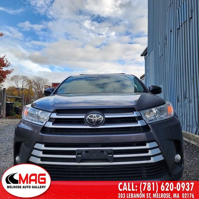 2018 TOYOTA Highlander