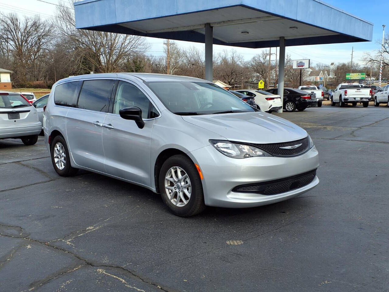 2024 CHRYSLER Voyager