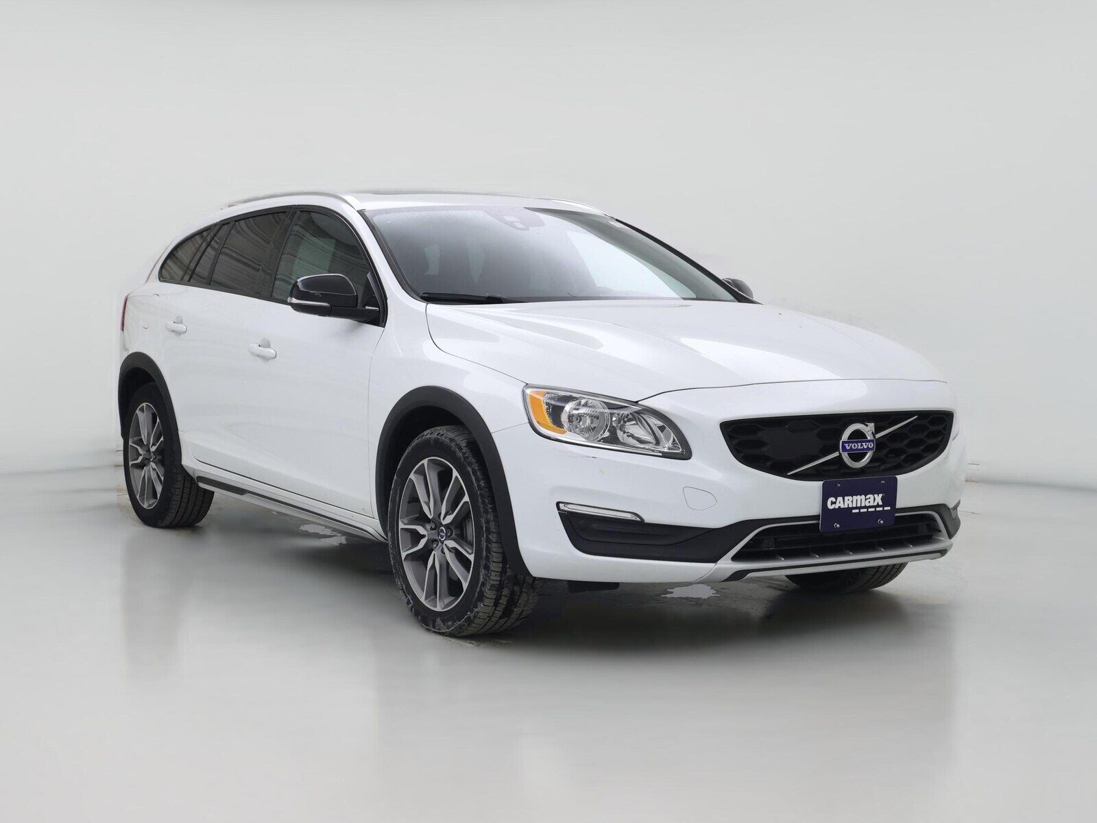 2018 VOLVO V60