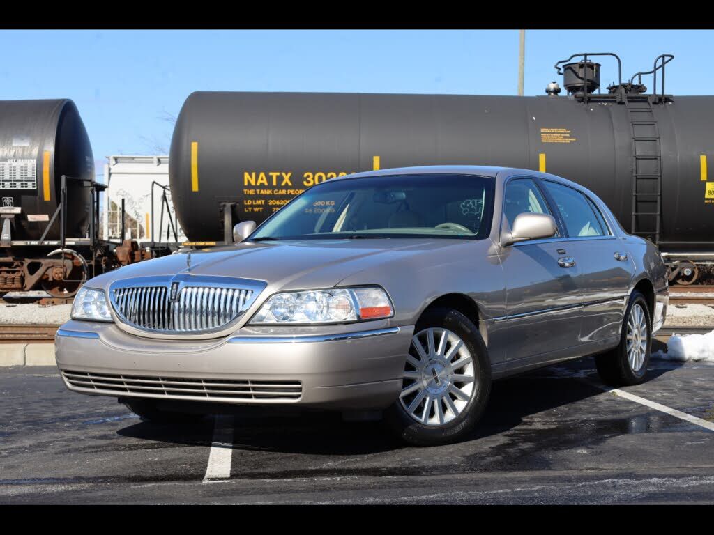 2003 LINCOLN Town Car