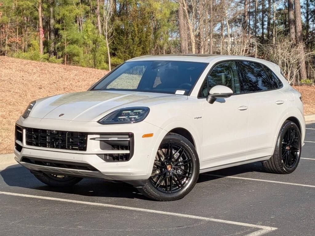 2025 PORSCHE Cayenne