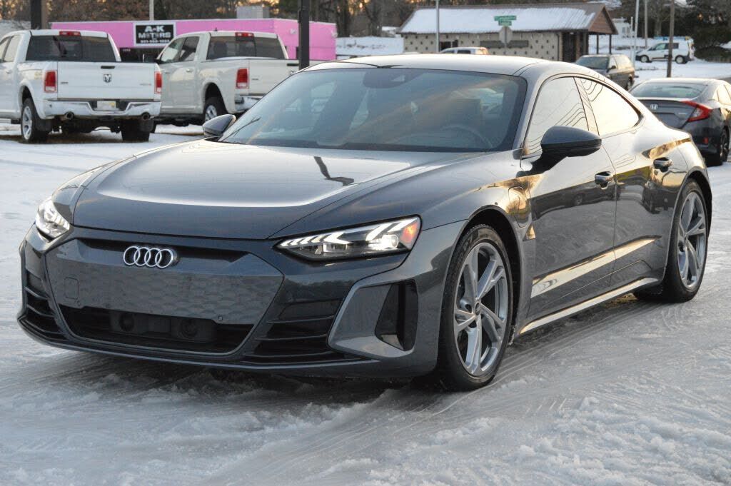 2023 AUDI e-tron GT