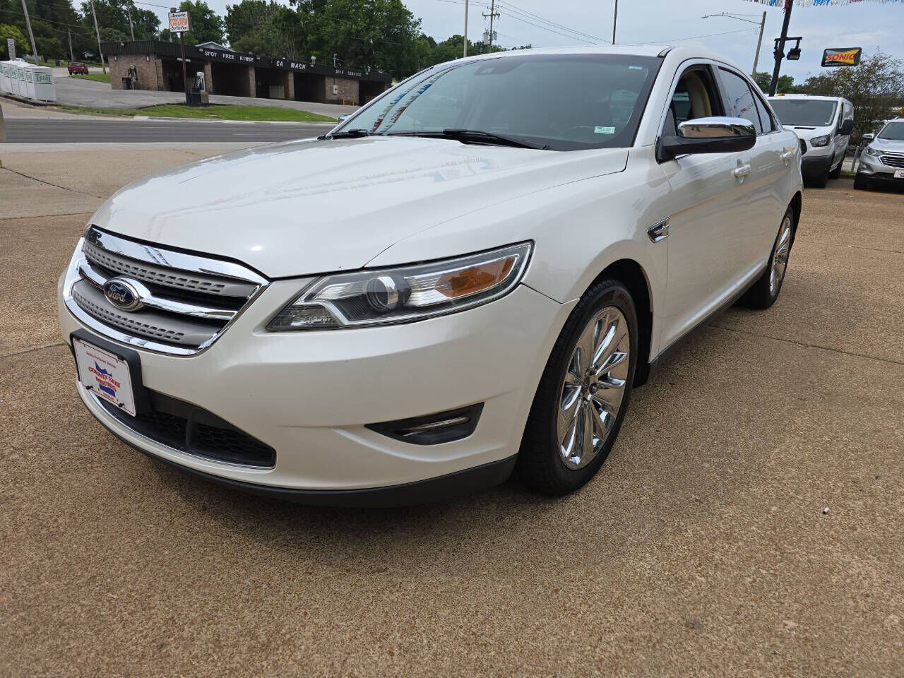 2010 FORD Taurus