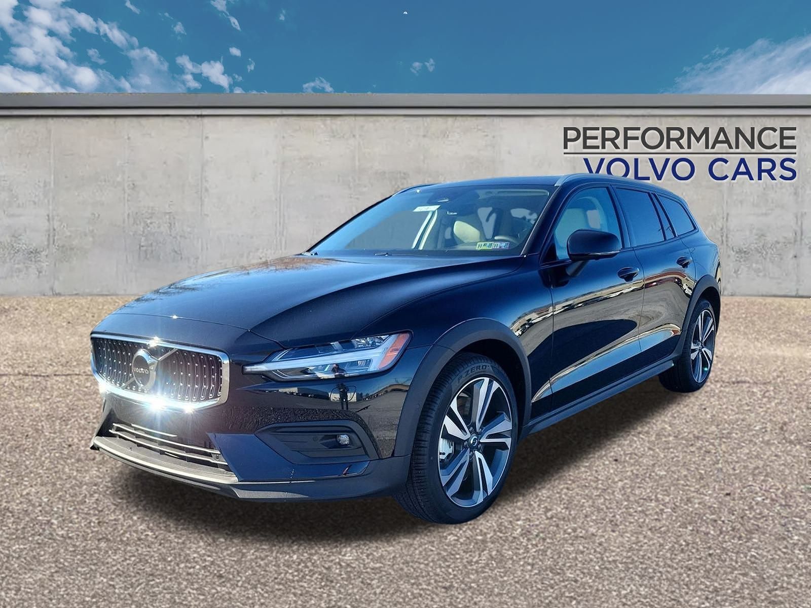 2026 VOLVO V60CC