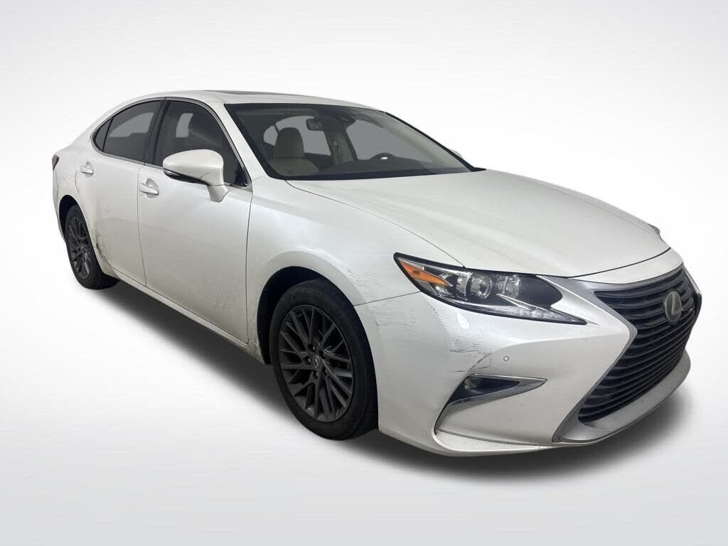 2018 LEXUS ES