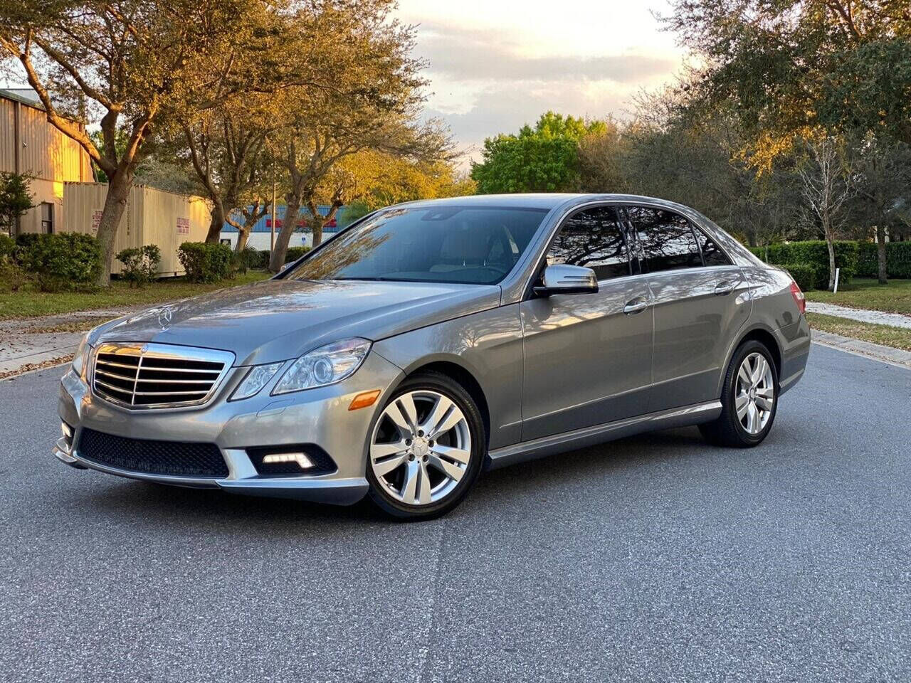 2011 MERCEDES-BENZ E-Class