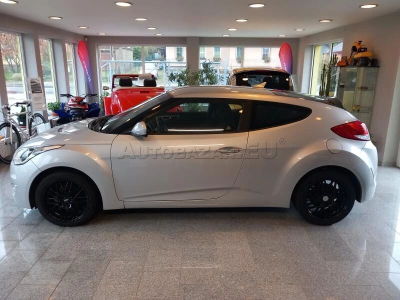 2012 HYUNDAI Veloster