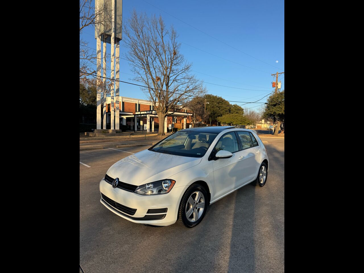 2017 VOLKSWAGEN Golf