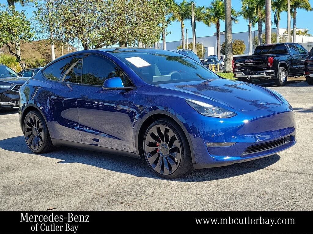 2022 TESLA Model Y