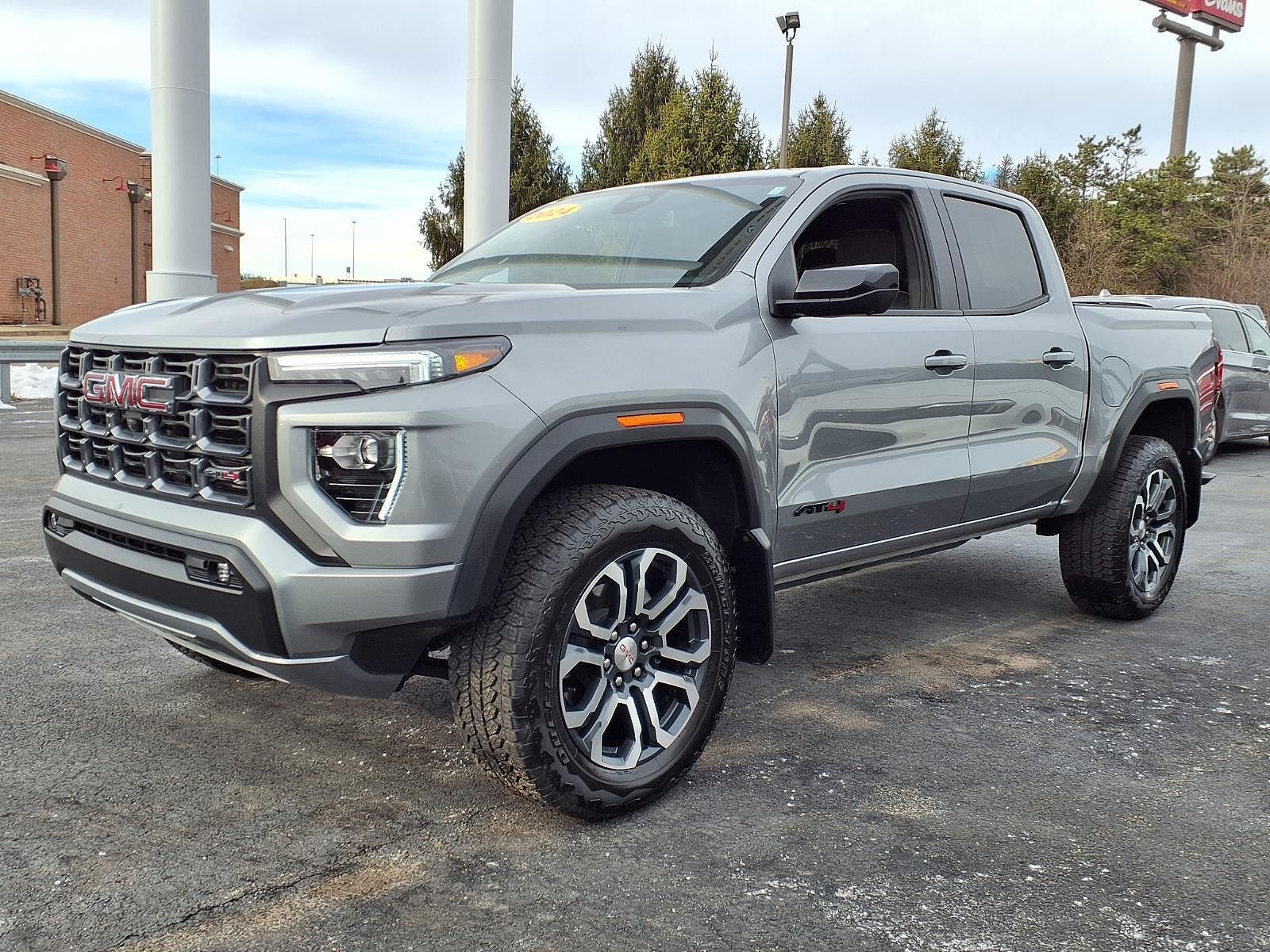 2024 GMC Canyon
