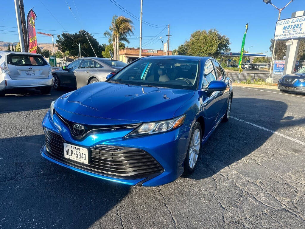2019 TOYOTA Camry