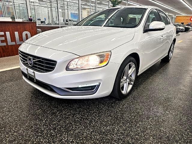 2015 VOLVO S60