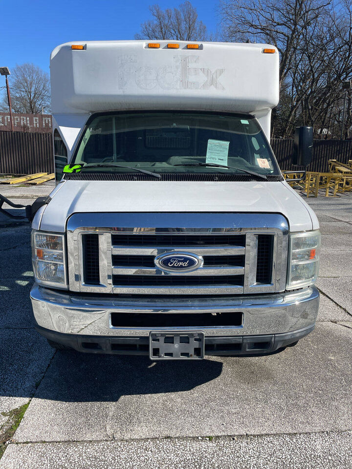 2014 FORD E-450